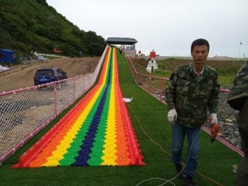 黔东南网红滑道项目